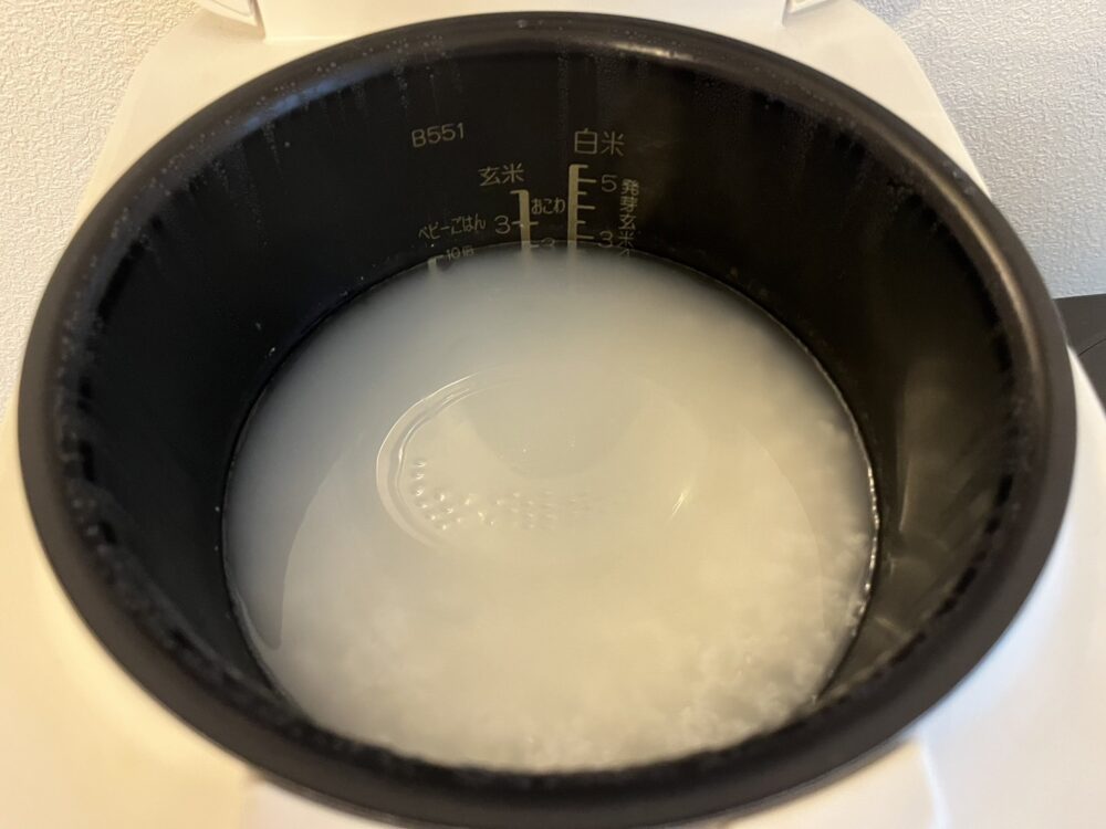 象印stan炊飯器で生後5ヶ月の赤ちゃん用10倍粥を炊いている様子