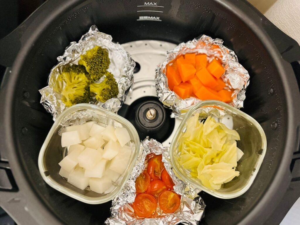 蒸しあがった野菜