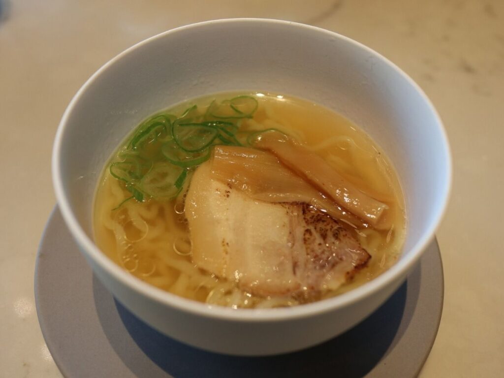 朝食ビュッフェの塩ラーメン