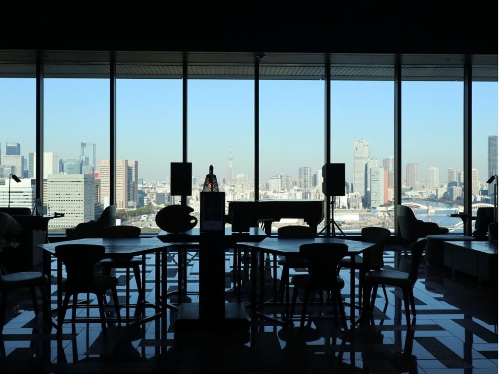 メズム東京のロビーからの綺麗な景色